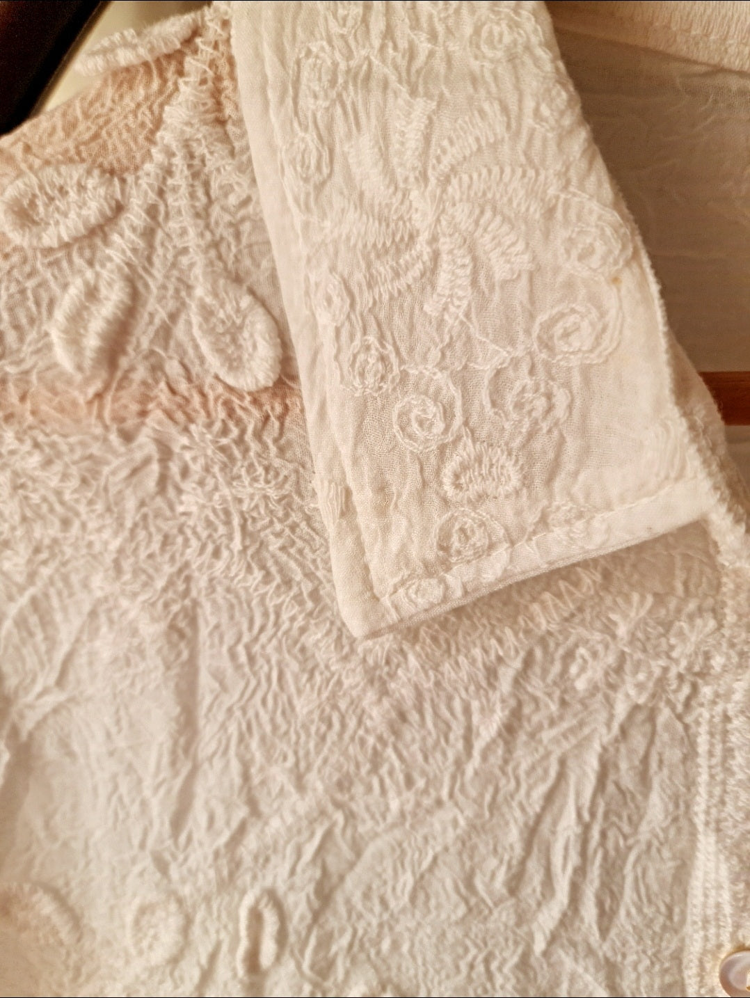 Leaf embroidered lace blouse