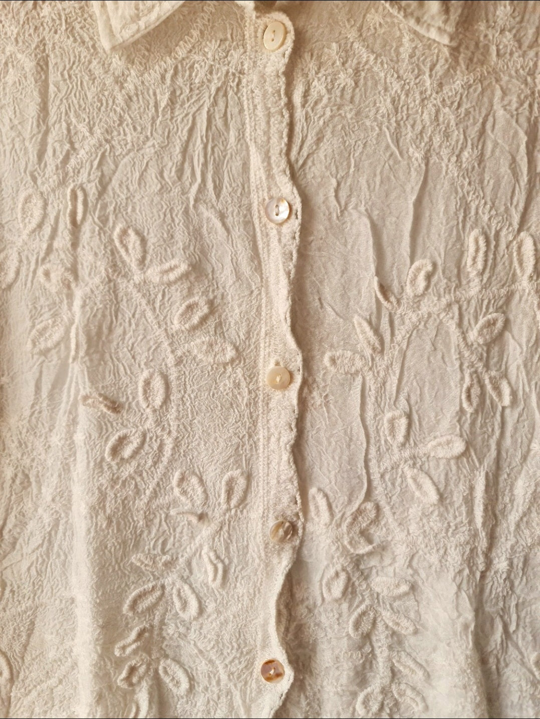 Leaf embroidered lace blouse